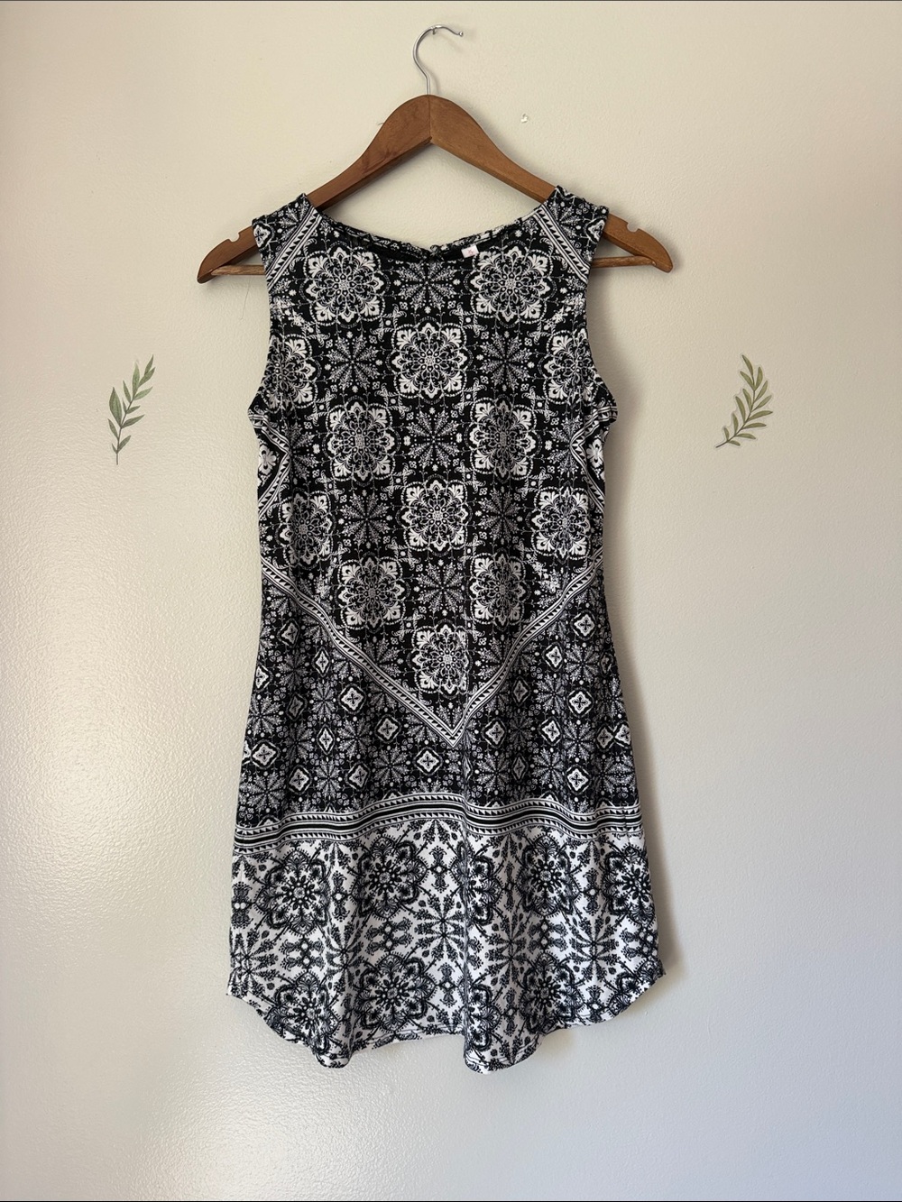 Xhilaration Black & White Sleeveless Printed Mini Dress